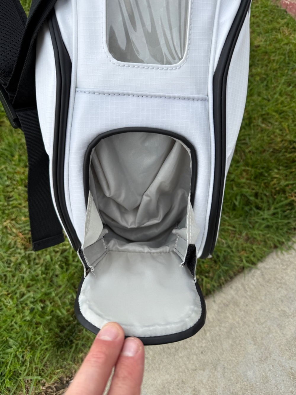 Swannies x MNML Golf Bag - Picture 3 of 7